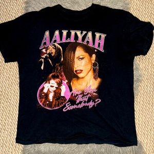 i’m selling a vintage aaliyah tee